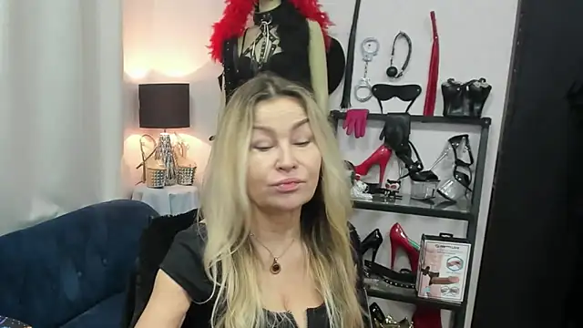 crystaLUX online show from March 2026 05:29:02 AM