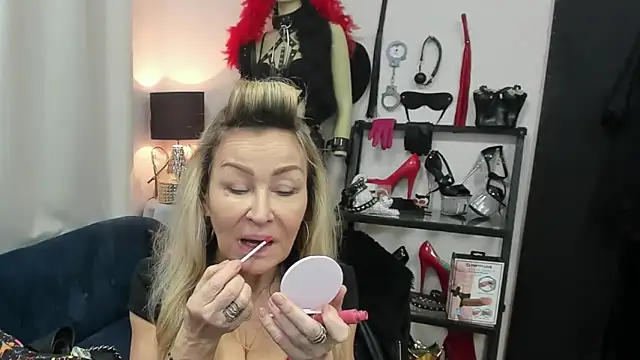 crystaLUX online show from March 2026 05:18:01 AM