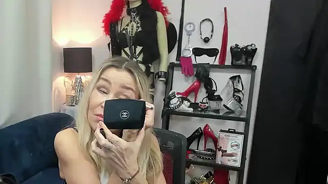 crystaLUX online show from February 2026 05:49:01 AM