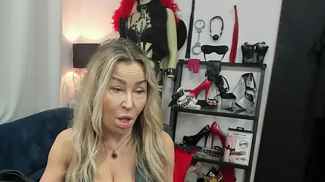 crystaLUX online show from February 2026 05:30:01 AM