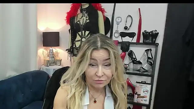 crystaLUX online show from March 2026 06:16:01 AM