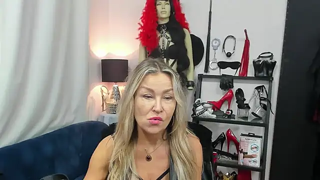 crystaLUX online show from October 2025 04:12:02 AM