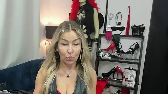 crystaLUX online show from January 2026 05:23:02 AM