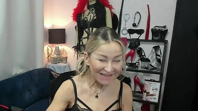 crystaLUX online show from April 2026 04:25:01 AM