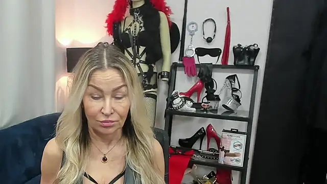 crystaLUX online show from February 2026 05:39:02 AM