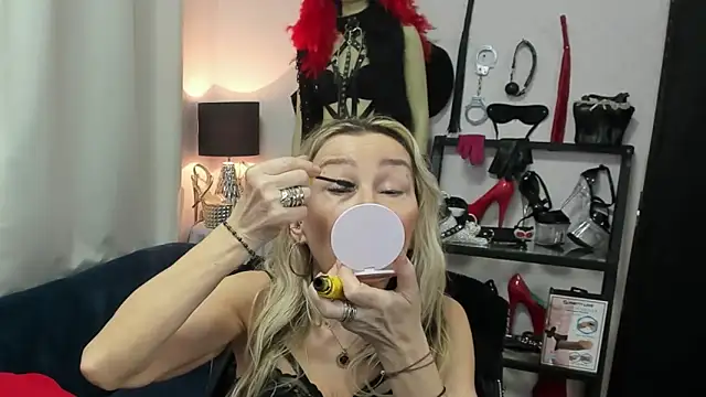 crystaLUX online show from April 2026 04:35:01 AM