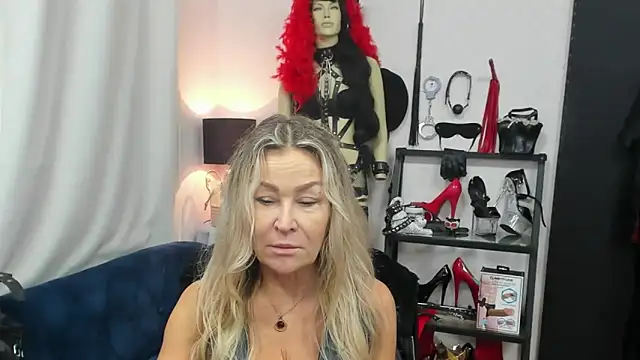 crystaLUX online show from October 2025 04:22:02 AM