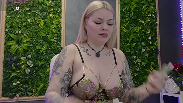 Raven Luna online show from March 2026 05:18:01 AM