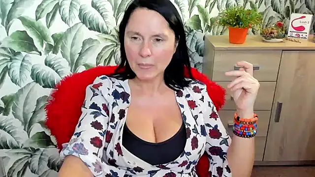 Snapshot of Ellennaughty chatting on February 2025 03:27:01 AM Ellennaughty online show from February 2025 03:27:01 AM