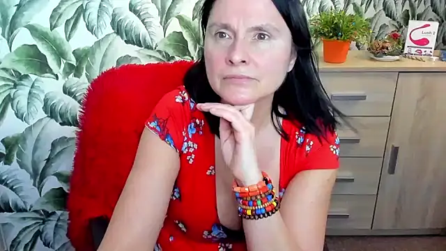 Snapshot of Ellennaughty chatting on February 2025 09:31:01 PM Ellennaughty online show from February 2025 09:31:01 PM