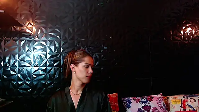 PINK  LOLA1 online show from November 2025 01:00:02 PM