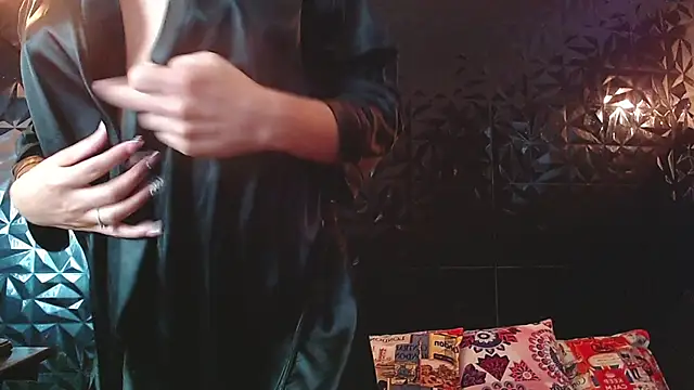 PINK  LOLA1 online show from February 2026 12:43:01 AM