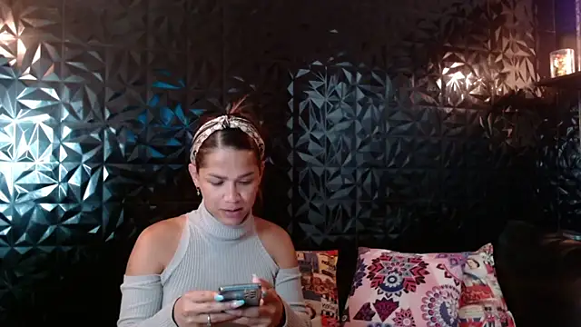 PINK  LOLA1 online show from May 2026 11:32:01 PM