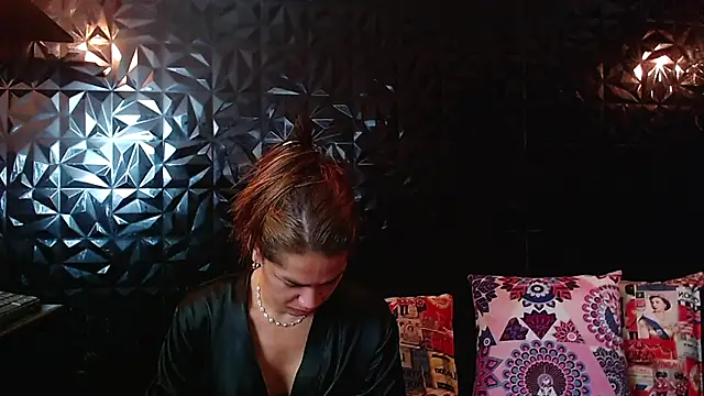 PINK  LOLA1 online show from November 2025 01:11:01 PM