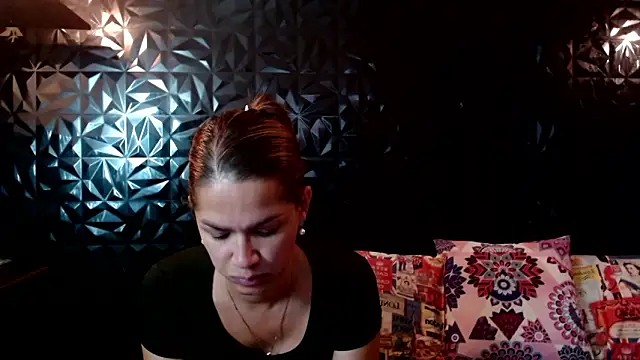 PINK  LOLA1 online show from March 2026 01:24:01 PM