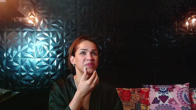 PINK  LOLA1 online show from December 2025 12:33:02 AM