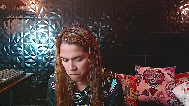 PINK  LOLA1 online show from June 2026 11:35:01 PM