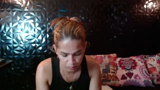 PINK  LOLA1 online show from May 2026 09:54:01 PM