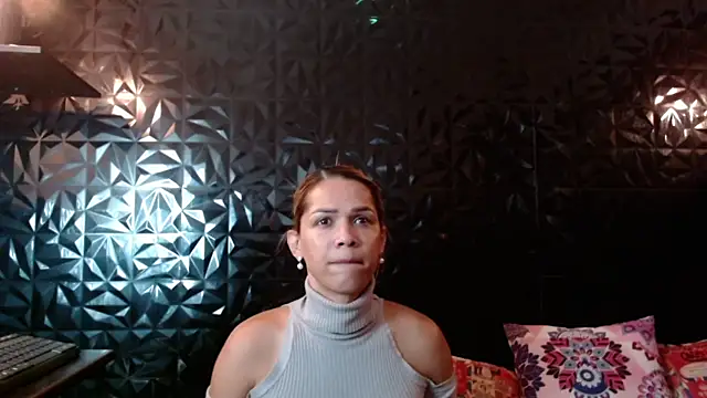 PINK  LOLA1 online show from June 2026 10:15:02 PM