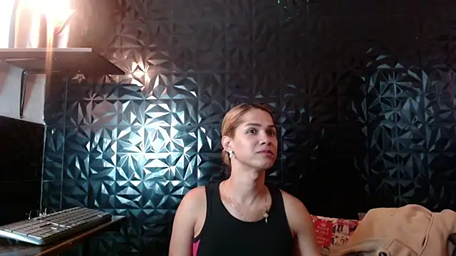 PINK  LOLA1 online show from June 2026 11:17:01 PM