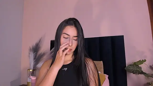 Christy Sea online show from March 2026 12:43:01 PM