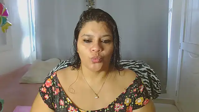 Selenna01 online show from September 2025 01:06:01 PM