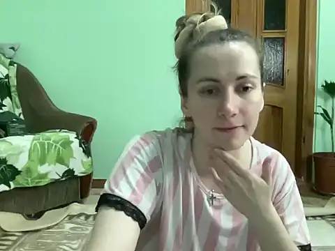 Snapshot of AngelTough20 chatting on October 2025 10:33:01 PM AngelTough20 online show from October 2025 10:33:01 PM