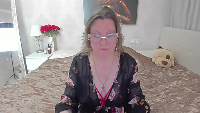 katysako online show from February 2026 11:22:02 PM