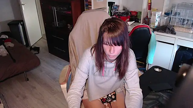 Snapshot of missthon0 chatting on May 2026 06:09:01 PM missthon0 online show from May 2026 06:09:01 PM