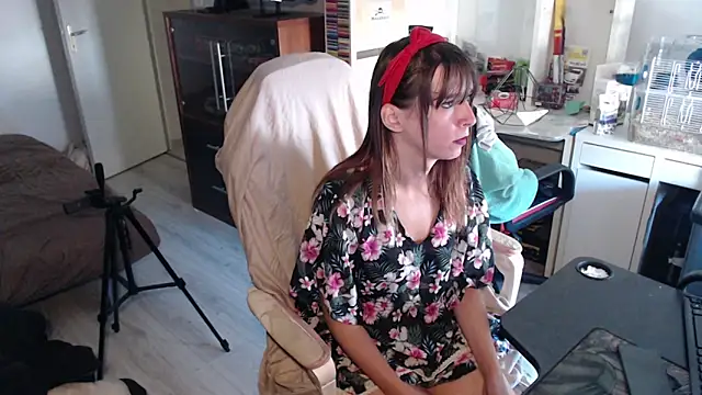 Snapshot of missthon0 chatting on May 2026 01:39:01 PM missthon0 online show from May 2026 01:39:01 PM