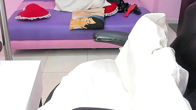 MATURE WHOR33 online show from March 2025 11:44:02 AM