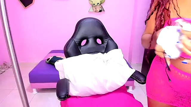 MATURE WHOR33 online show from October 2025 11:44:02 AM