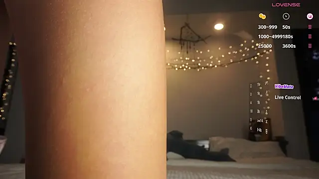 Amylittlestar online show from April 2026 11:10:02 PM