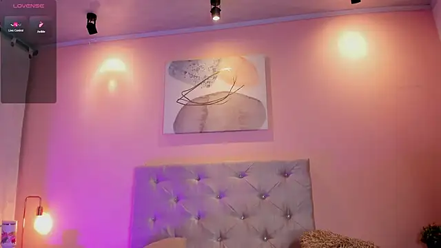 Snapshot of hannamartinn chatting on November 2025 02:04:01 AM hannamartinn online show from November 2025 02:04:01 AM