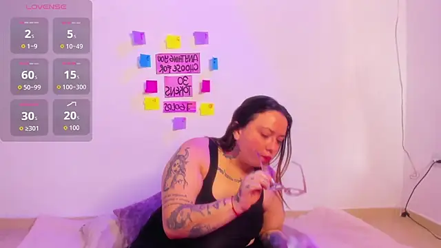 MiaYMolly online show from March 2026 04:18:02 PM