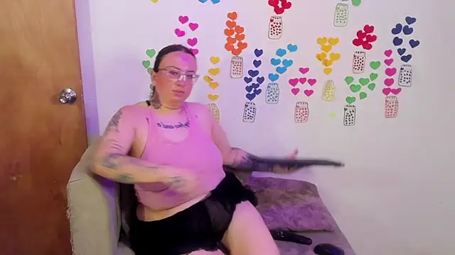 MiaYMolly online show from June 2026 11:59:01 PM