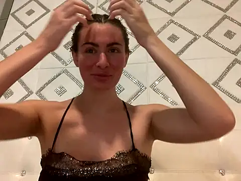 Snapshot of Alyssa_rhoades chatting on November 2025 06:50:02 AM Alyssa rhoades online show from November 2025 06:50:02 AM