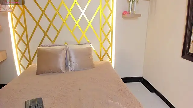 maryevans  online show from January 2026 12:42:02 PM