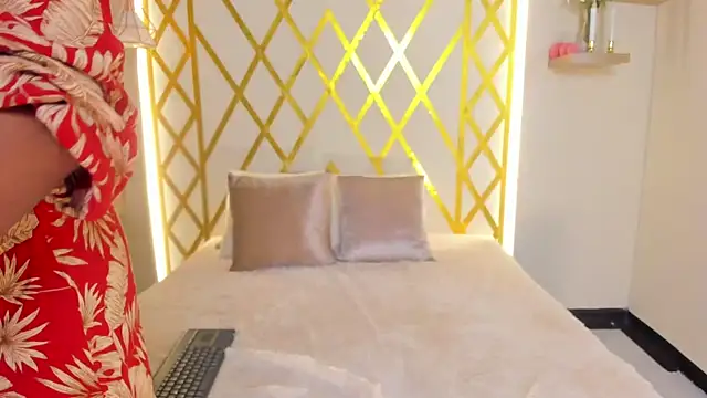 maryevans  online show from January 2026 12:53:02 PM