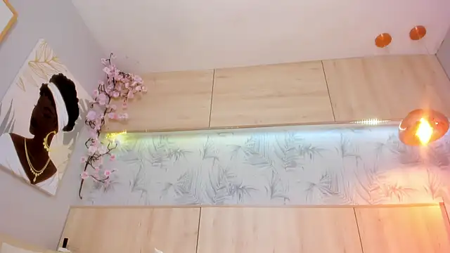 maryevans  online show from November 2025 01:04:01 PM