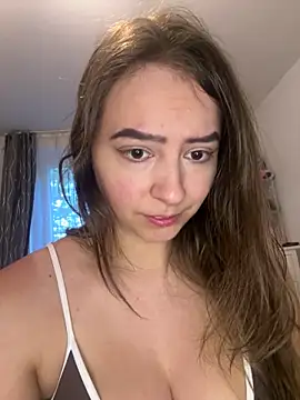 eleonoree online show from April 2026 06:05:02 PM