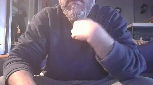 Snapshot of naked_bear chatting on January 2025 10:40:01 AM naked bear online show from January 2025 10:40:01 AM