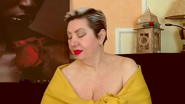 LadyPosh online show from April 2026 08:15:02 PM