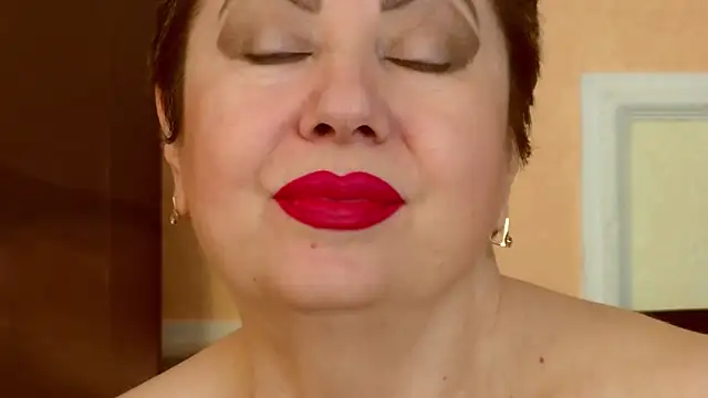 LadyPosh online show from April 2026 07:58:02 PM