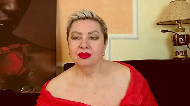 Snapshot of LadyPosh chatting on June 2026 05:50:01 PM LadyPosh online show from June 2026 05:50:01 PM