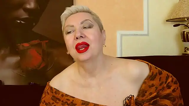 Snapshot of LadyPosh chatting on February 2025 02:07:01 AM LadyPosh online show from February 2025 02:07:01 AM