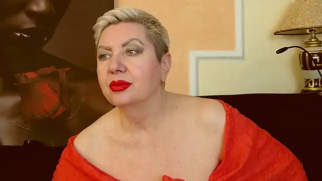 Snapshot of LadyPosh chatting on February 2025 01:25:02 AM LadyPosh online show from February 2025 01:25:02 AM