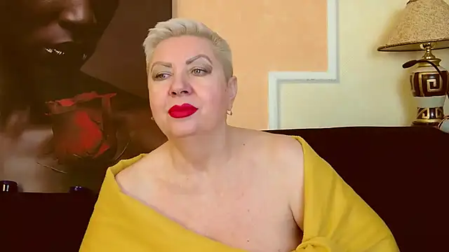 Snapshot of LadyPosh chatting on February 2025 02:26:01 AM LadyPosh online show from February 2025 02:26:01 AM