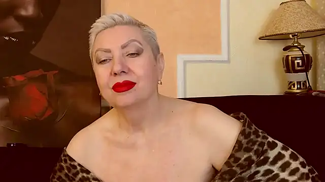 Snapshot of LadyPosh chatting on October 2025 08:50:01 PM LadyPosh online show from October 2025 08:50:01 PM