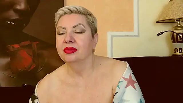Snapshot of LadyPosh chatting on February 2025 01:08:02 AM LadyPosh online show from February 2025 01:08:02 AM